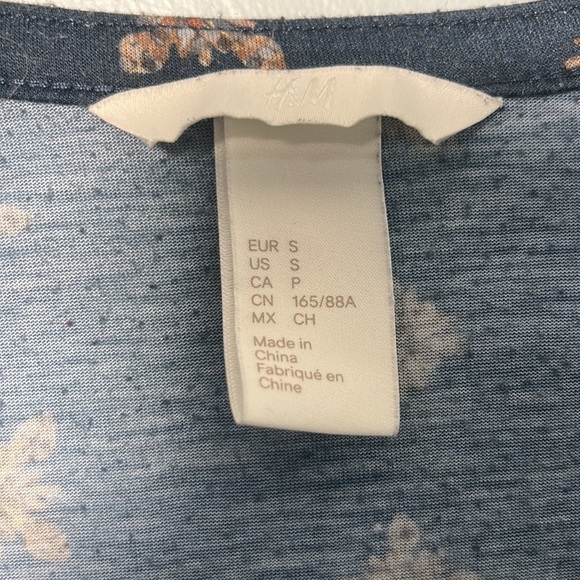 • H&M Navy Popover Top 3/4 Sleeves - Picture 8 of 16